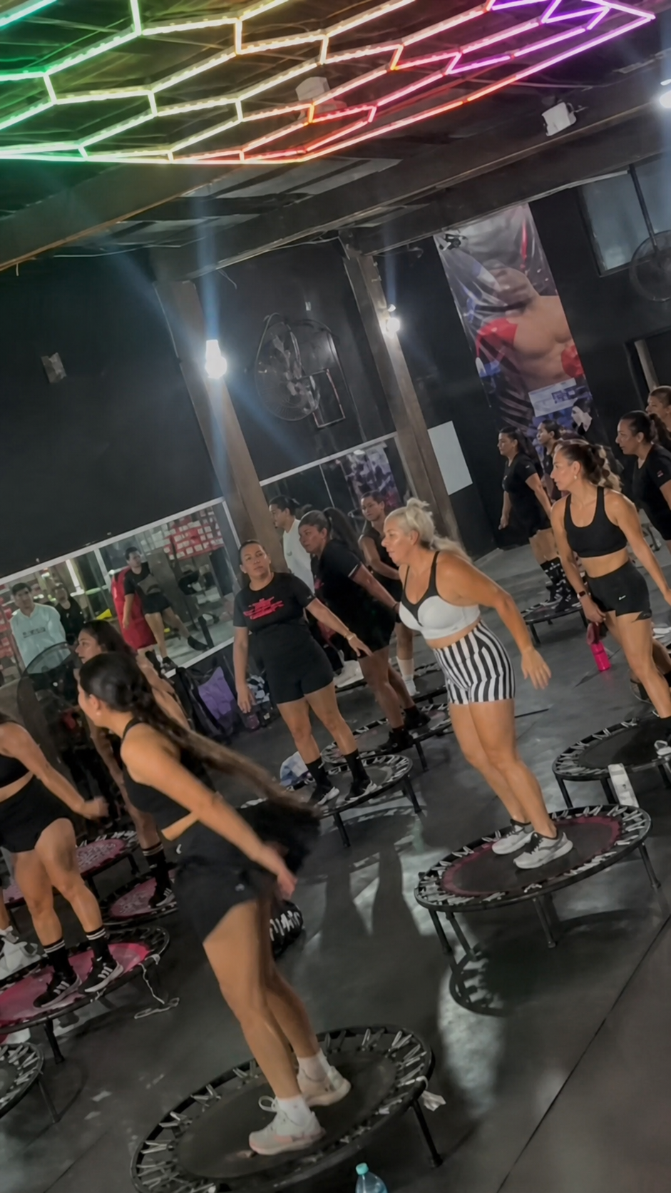 Entrenamiento INTENSAS Jumps sobre trampolines